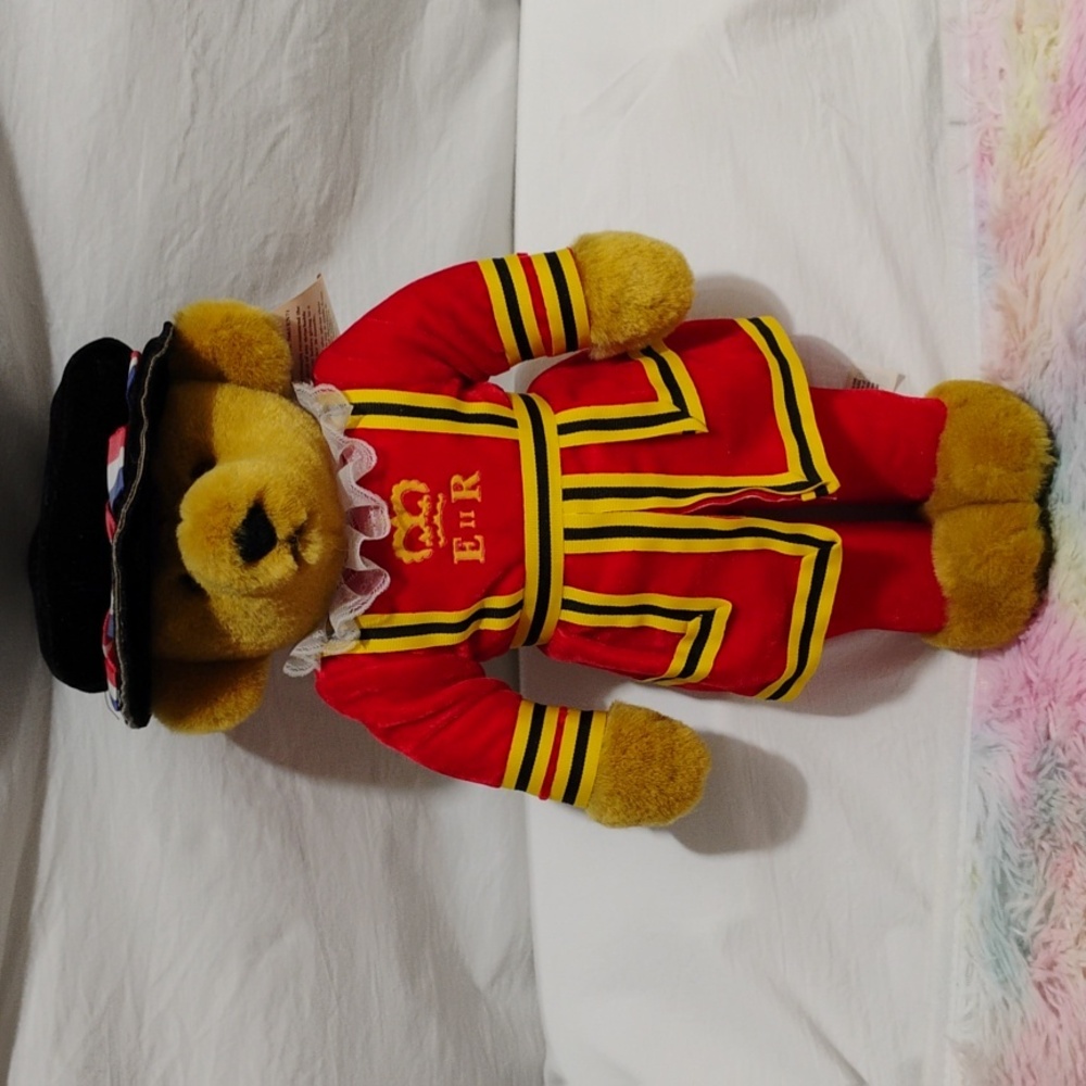 (D-19) NWT Merrythought Vintage Original Ironbridge Royal Guard Collectible
